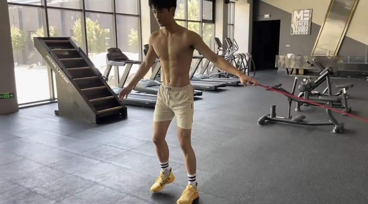 如何通过反馈分析提升篮球战术意识_2